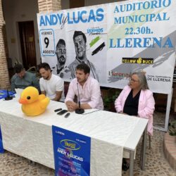 Presentación del concierto de Andy y Lucas en Llerena