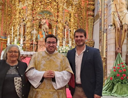 El Ayuntamiento de Llerena acompaña a Alejandro Campos Florido en su ordenación como diácono